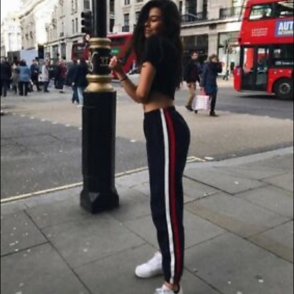 Brandy Melville Zari pants